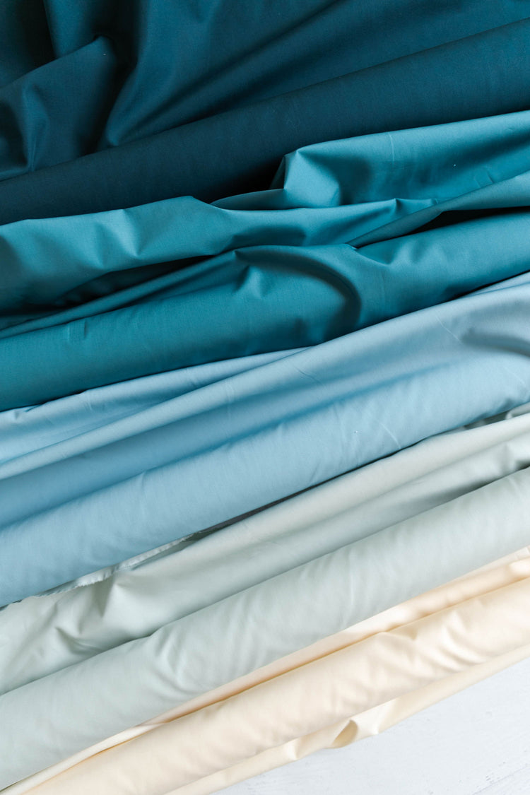 Art Gallery Fabrics - Signature Pure Solids By Suzy Quilts - Glacier