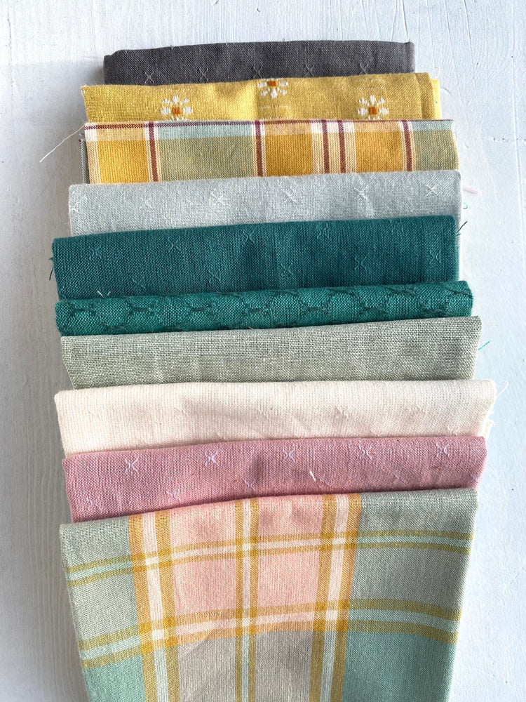 Jo Avery Curated Fabric Bundle - 10 Fat Eighths - Marshmallow